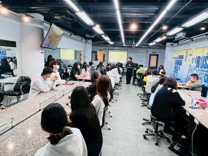 高教深耕計畫七、觀光服務人員形象管理與基礎彩妝實務講座圖片