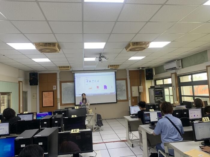 高等深耕計畫一、:生成式AI輔助教學設計成長社群[Canva 數位教學實戰基礎篇:高效備課術--教學視覺與簡報優化]圖片